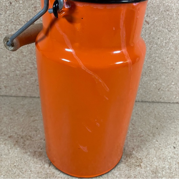 Vintage Enamelware 11" Orange Milk Jug Can w/ Lid & Brown Wood Handle Poland - Picture 10 of 10